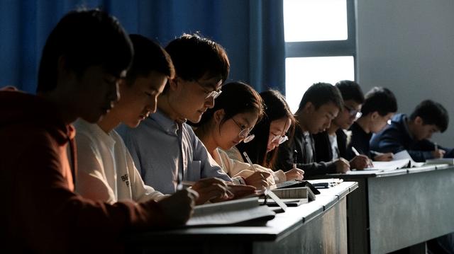 热血只为中国“芯”！电子科大学霸班：累计奖学金近20万，近半数人成功保研
