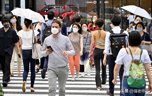 日本挣钱真够拼，疫情大肆传播也不怕，日本经济救得过来吗？