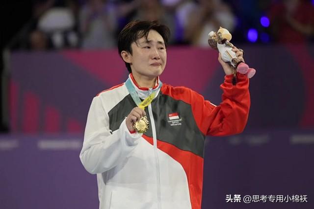 0-3到4-3！前国乒名将上演大逆转，时隔8年再夺冠军，泪洒赛场