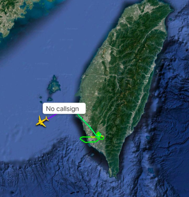 美军里根号航母转移，三无飞机悄驶台湾？全世界帮佩洛西找台阶