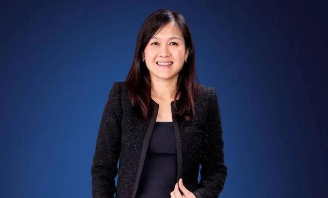 祖籍东莞，大马双威城老板谢富年的女儿、儿子在商场上崭露头角