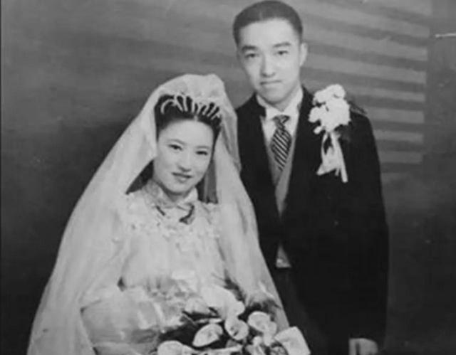 任芷芳：豪门儿媳破产后，从街头炸油条开始创造亿万财富