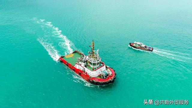 拖轮在新加坡港执行自动避碰