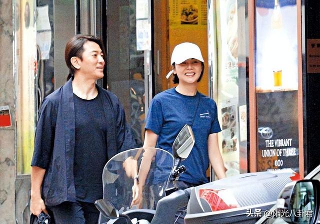 12位老牌港星定居国外，有人住豪宅，有人求工作，有人当家教养家