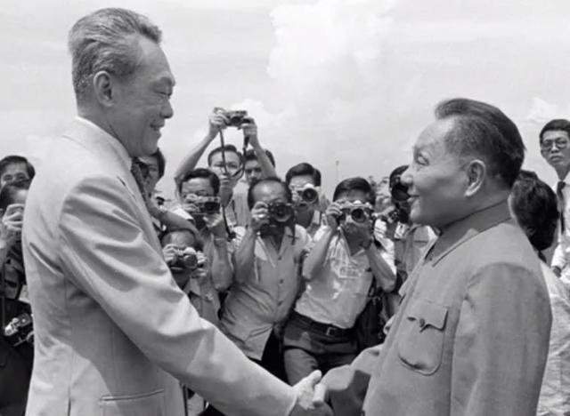 1978年，邓小平访问新加坡，李光耀：如果你出生在新加坡会怎样