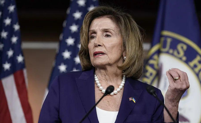 三大消息：佩洛西抵达新加坡，德媒建议总理访华，美多地紧急状态