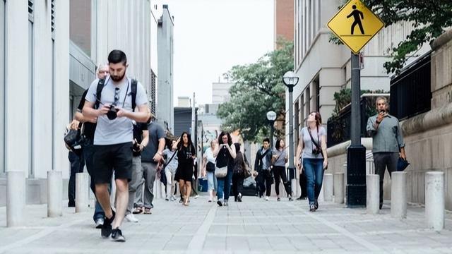 大城市太压抑却又让人们趋之若鹜，你被“神经紧张”侵扰过吗？