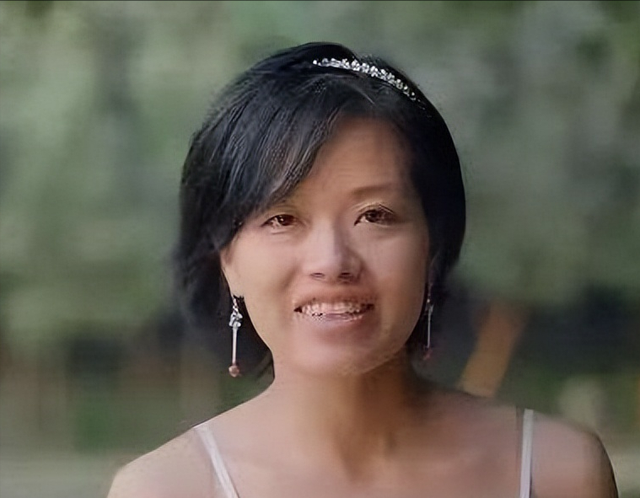 四川农村姑娘，14岁到深圳打工，却出过书，拍过电影，上过央视