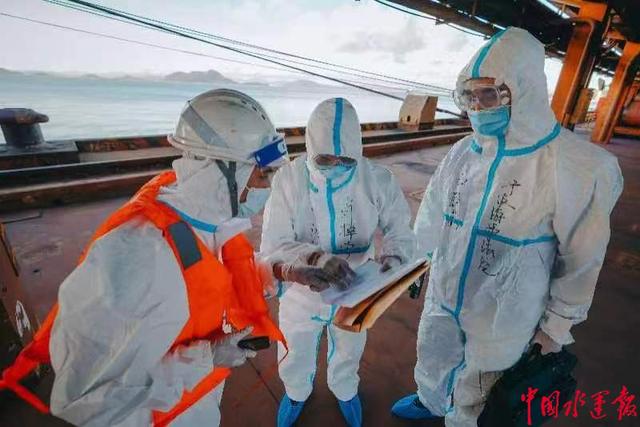 宁波海事法官战高温高效扣外轮