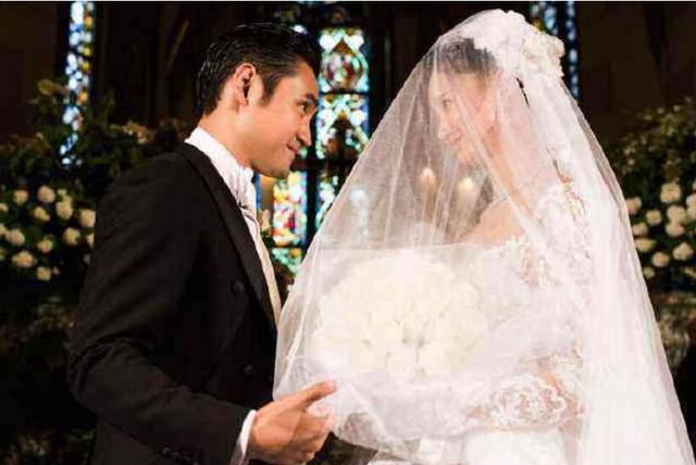 新加坡电竞女博主开打排位赛，弃局救父！赶紧娶回家