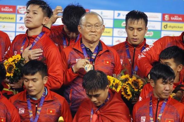 3-0！越南队大爆发，3连胜+狂轰9球，剑指2026年世界杯，比国足强