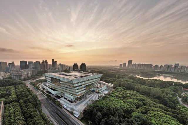 上图东馆今天正式开放：上海市民的“城市客厅”