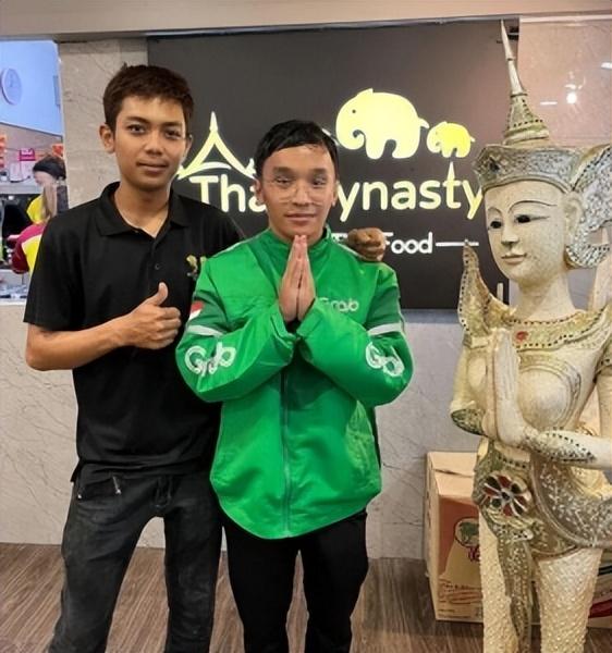 ONE？新加坡外卖小哥打赏餐馆？这是在什么鬼魅操作？