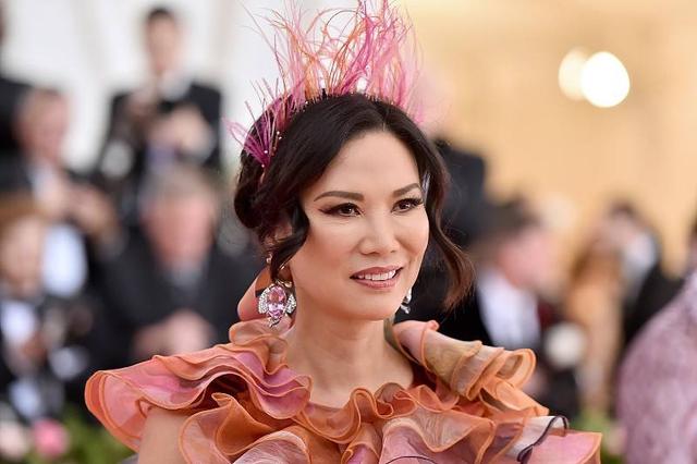 华裔姑娘沙纳汉，嫁给大12岁美国千亿富豪，又因为马斯克而离婚