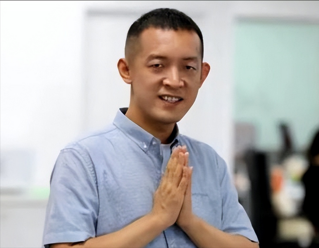 他生于武汉，是北大学霸，放弃美国留学，去寺庙出家，如今怎样了