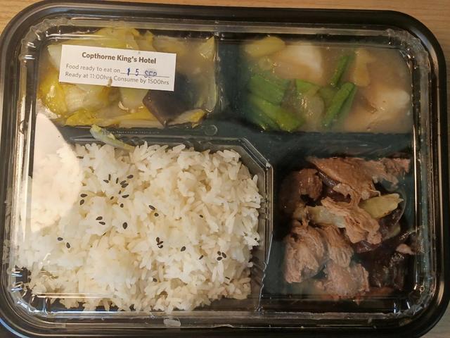 新加坡隔离酒店伙食分享：午餐和晚餐，鸡肉成为主打