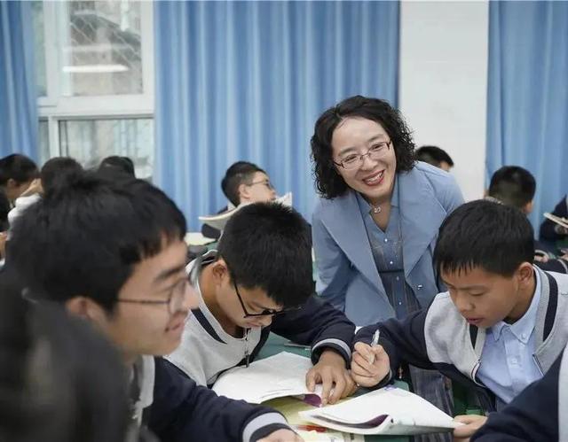 桃李满天下 春晖遍四方丨记绵阳市第二中学优秀英语教师•嘉利容