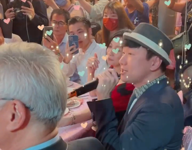 林俊杰富豪亲哥二婚！归宁宴场地破旧似农村吃席，JJ献唱变演唱会