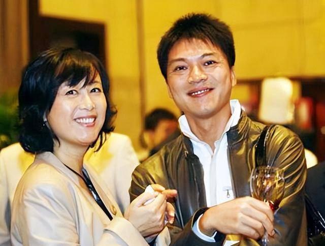 红极一时的江嘉良：怎样追到“百花影后”？他金牌被盗打官司