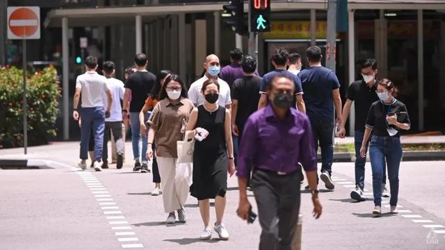 新加坡一年增加18万人！新公民、新PR暴增这个数