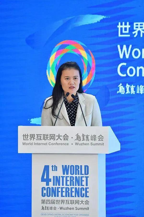 为了避税，阿里巴巴最有权势的女王逃命新加坡？