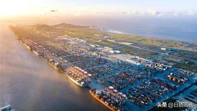 厉害了！中国投700亿建世界最大港口后，超越美国集装箱吞吐量
