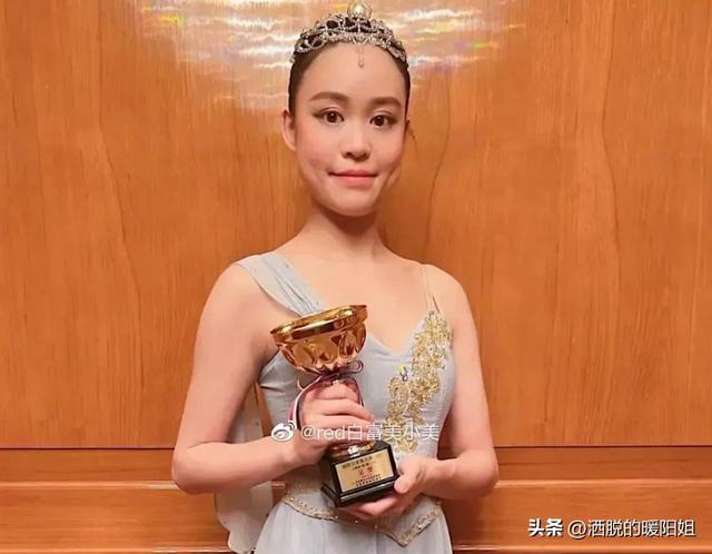 被刘銮雄扫地出门8年后，她拿着20亿赢麻了？