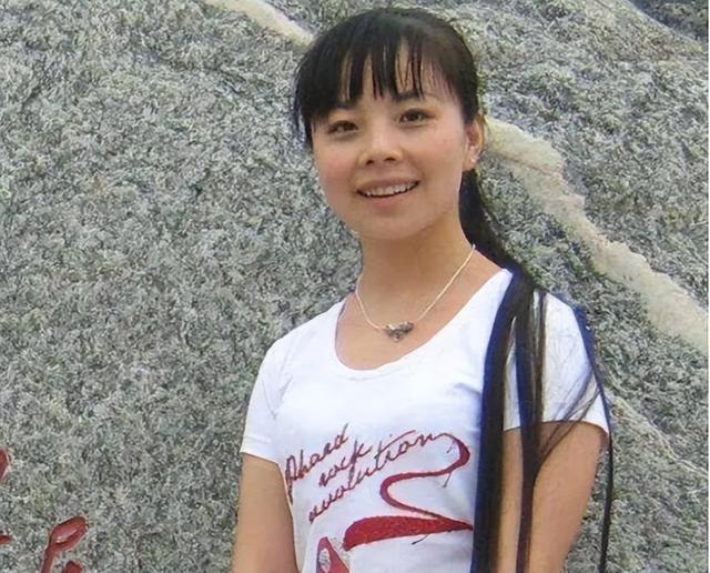 王二妮：23岁成名，放弃百万年薪下嫁农村，婆婆的态度让她不后悔