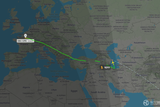 法国飞新加坡国际航班一发动机漏油 被迫中途紧急降落第三国