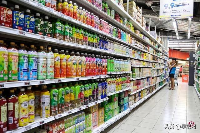 新加坡人买瓶罐装饮料将要付押金 回收率能否提高？