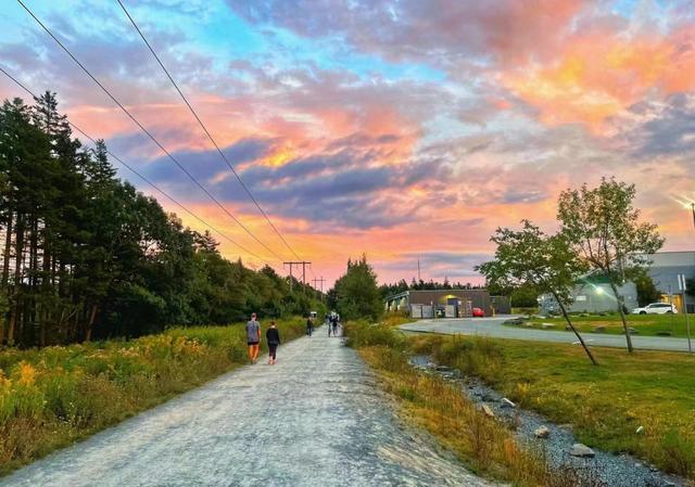 85后鱼窝子在加拿大：移民后社恐，工作遇贵人，从小白变身大厨