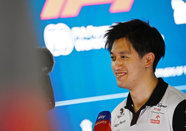 （体育）赛车——F1新加坡大奖赛举行车手赛前新闻发布会