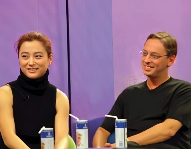 1985年朱明瑛去美国发展，歌迷劝李玲玉也去，李玲玉：还是祖国好