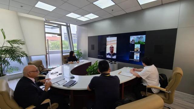 勇毅上海：百舸争流奋者先