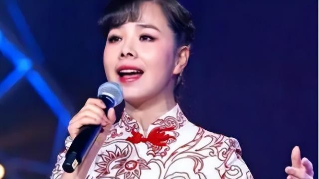 王二妮：23岁成名，放弃百万年薪下嫁农村，婆婆的态度让她不后悔