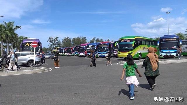 周末出游热，泰国宋卡府迎大批马来西亚游客