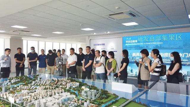 新加坡南洋理工大学校友会走进临港暨全球智能网联汽车主题交流会