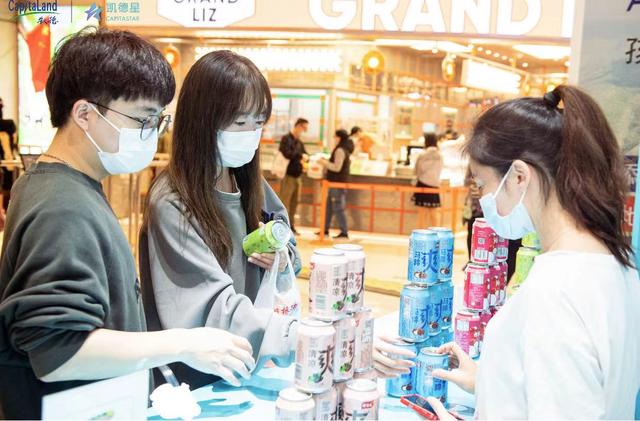 新加坡品牌快闪店走进北外滩来福士，“足不出沪”体验沉浸式狮城生活