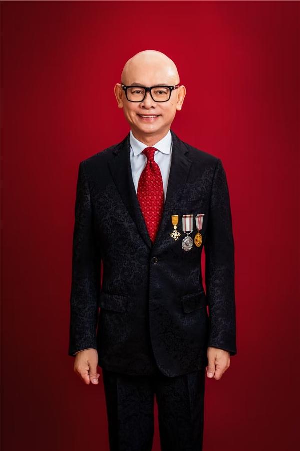 新加坡名人慈善家卓顺发新作《四季匆匆，春天太短》问世