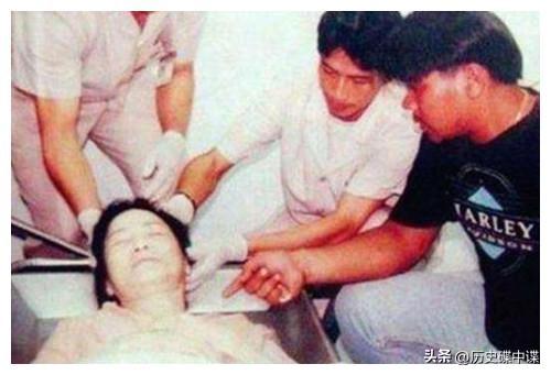 邓丽君去世一个月后，国民党少将爆料：她是台湾间谍！此事当真？