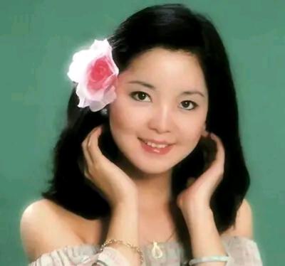 华语乐坛近30年来有哪些歌手可以称得上天王天后?