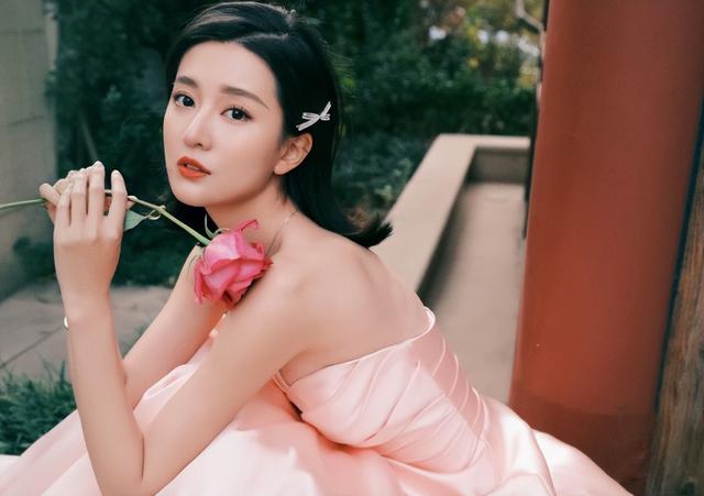 表面是艺人，实际是富二代的6位明星，他们不努力就继承上亿家产