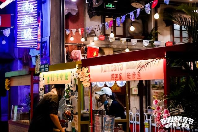 星河漫步，“里弄”尝鲜……国庆黄金周，上海商场里有这些商旅文体活动