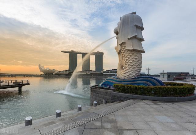 为何寸土寸金的新加坡居者有其屋？从政府的组屋制度谈谈