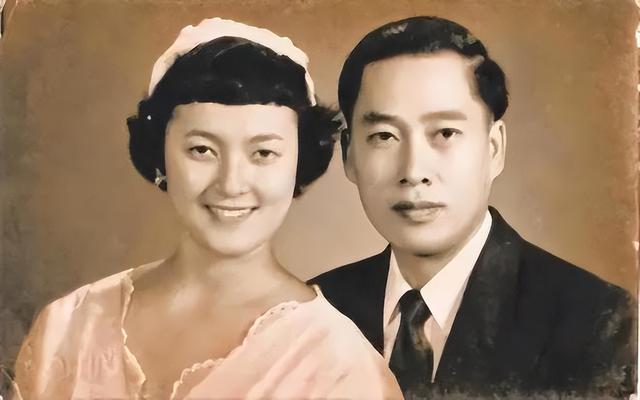 中国小伙带着妻儿傍上82岁新加坡富婆，骗钱下药，如今结局如何？