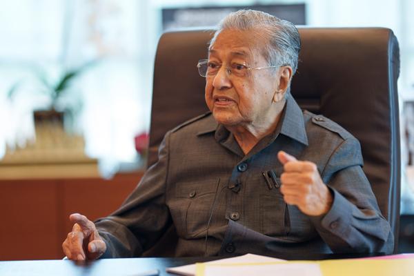 97岁马哈蒂尔宣布再次参选马来西亚国会议员
