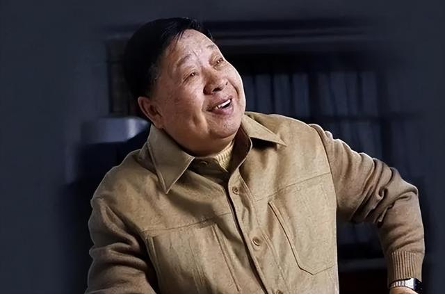 1989年马季国外演出，遭冷落后出一主意，新加坡总理：中国好样的