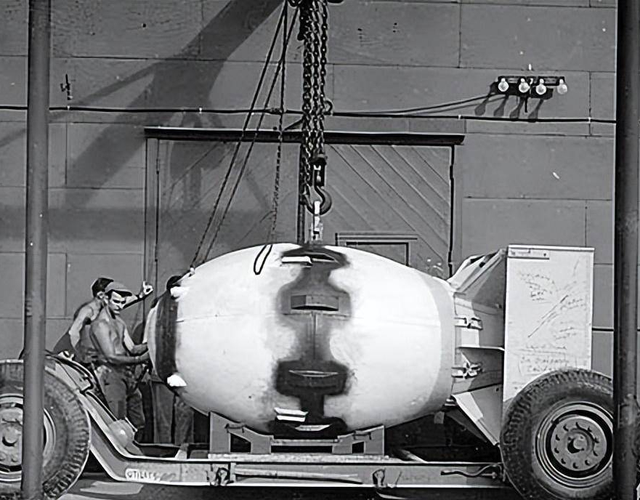 1961年，英国动用48枚核弹，对中国进行核威慑，为何最终选择放弃