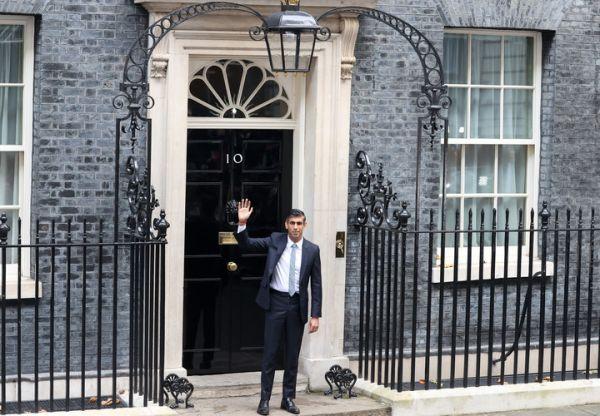 美媒文章：英国正经历政治衰落