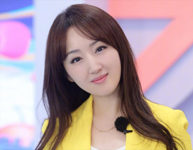 杨钰莹和赖文峰分手25年了，他出狱结婚生子，她的选择太悲哀